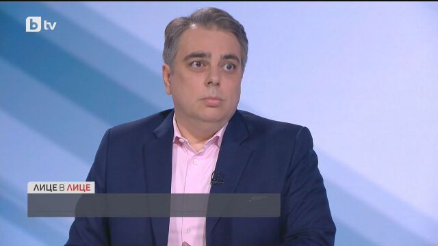 Асен Василев: Във всички мерки на правителството е сложена по лъжичка катран, за да не работят