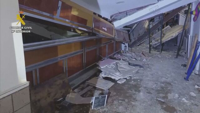 Снимка: 12 души са ранени след срутване на бар в Испания (ВИДЕО)