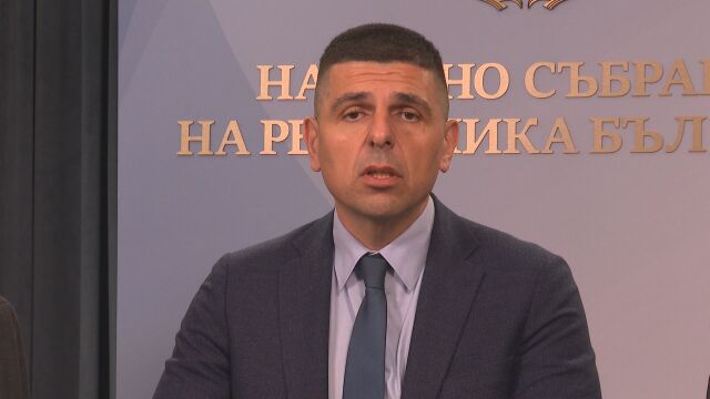 Снимка: Заради поразените в Черно море кораби: Част от опозицията отново поиска президентът да свика КСНС
