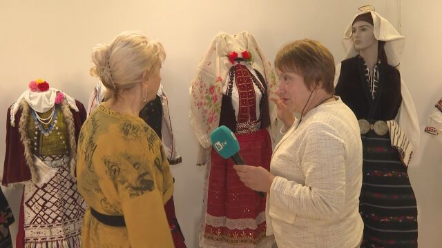 Снимка: Носии на повече от век: Във Враца показват богатството на българските традиции