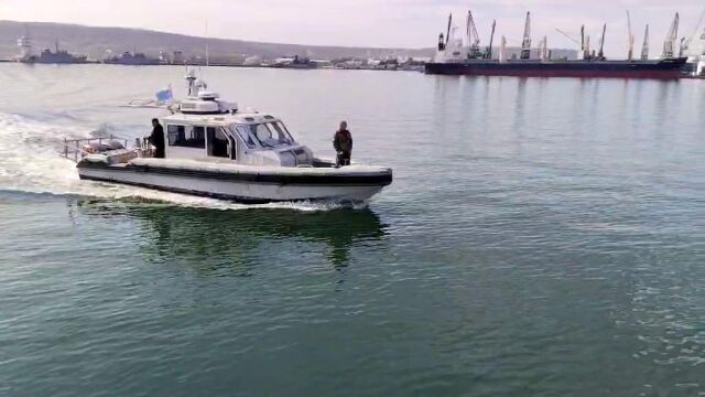 Снимка: Съдбата на 9 сирийски моряци остава неизвестна след потъването на поразения от дрон кораб край България