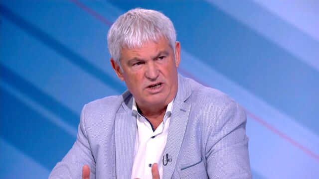 Снимка: Пламен Димитров: Настояваме минималната заплата да е 690 евро. Розовият домат в София е 8 евро. Каква е тази цена?