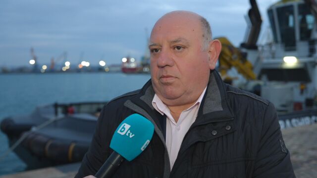 Снимка: „Корабът е празен, аз го гарантирам“: Капитан Петров за проверките за радиация на „Челси 3“