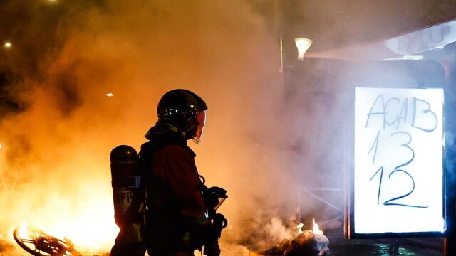 Снимка: Първа нощ с частичен полицейски час в различни градове на Франция