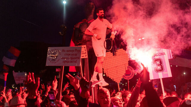 Снимка: Хиляди студенти на предизборен митинг в Белград: Оспорвана битка преди парламентарните избори в Сърбия