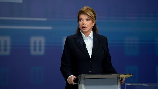 Снимка: От войната в Украйна до инфлацията и помилванията: Основните послания на Илияна Йотова в президентския дебат