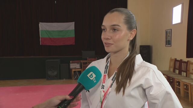 Снимка: Александра Стефанова покори света: България за първи път е №1 по медали в шотокан каратето