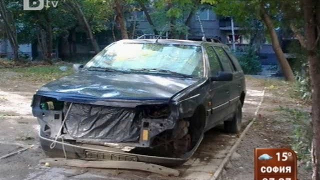 Снимка: Трошка превръща алея в частен паркинг