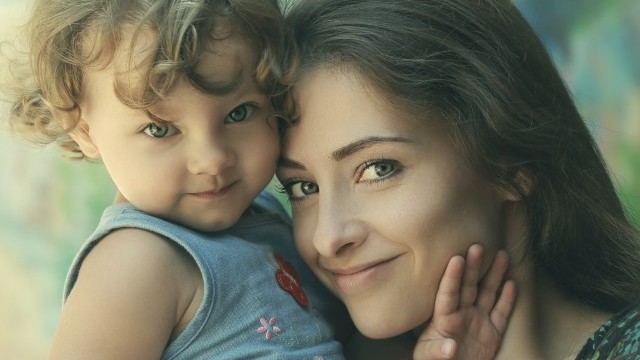 Снимка: Щастието да си родител на нечие дете, което те е чакало