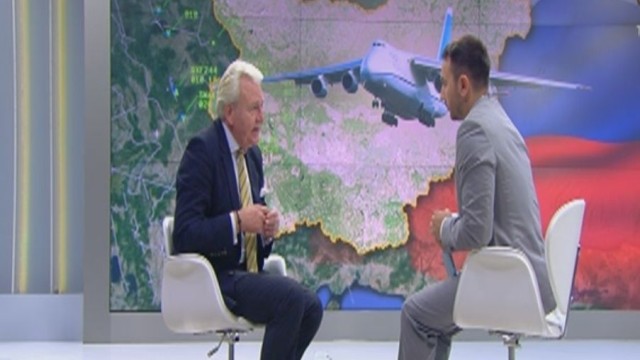 Снимка: Асен Агов: Решението на Борисов да пусне руски самолет е човешко 