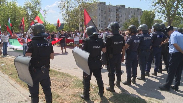 Снимка: Харманли се вдига на нов протест срещу бежанския лагер