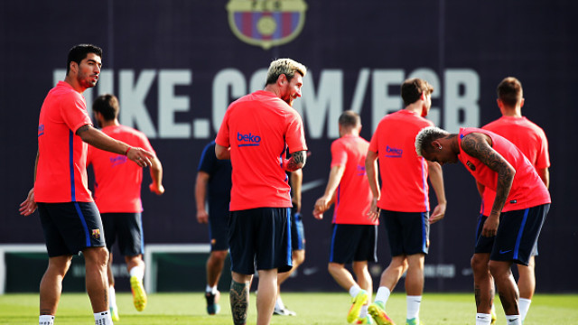 Снимка: Травмата на Меси не е сериозна (ВИДЕО)