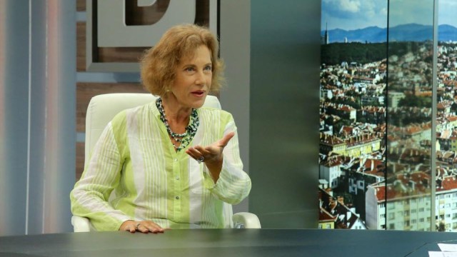 Снимка: МВнР потвърди, че Елена Поптодорова е арестувана за кражба
