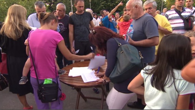 Снимка: Граждани от различни квартали на София на протест срещу застрояването