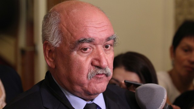 Снимка: Трусовете в здравната система продължават: Шефът на НЗОК няма да подава оставка