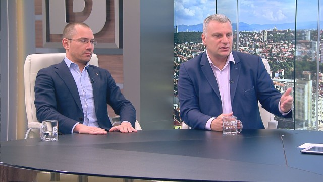Снимка: Евродепутати: Лицемерието на Меркел беше наказано