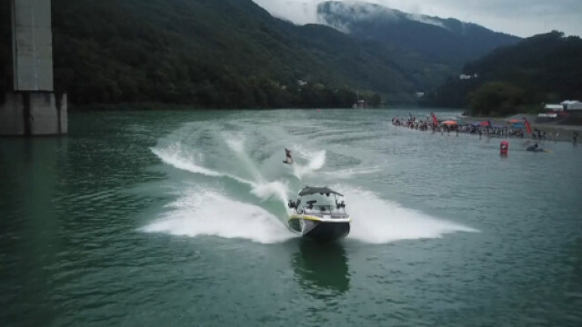 Снимка: Кралете на уейкбординга (ВИДЕО)