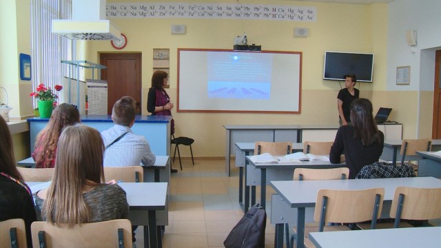Снимка: Висок успех и удовлетворени ученици едва в 4% от училищата