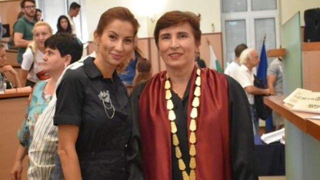 Снимка: Световна шампионка откри учебната година в ХТМУ
