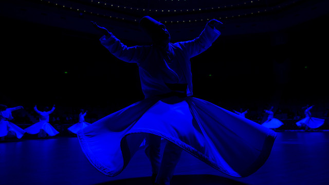 Снимка: Руми ~ Не тъжи. Всичко, което си изгубил, се връща при теб под друга форма (СНИМКИ)