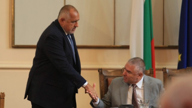 Снимка: ГЕРБ разговаря  с „Воля“ за свикването на ВНС и приемането на нова Конституция
