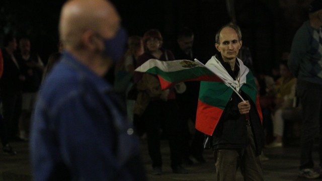 Снимка: 83-ата вечер на протести премина спокойно