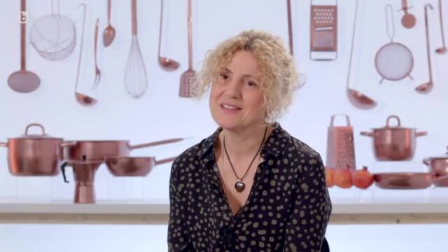 Две прекрасни жени - Марианна и Ирина, в надпревара за престилка
