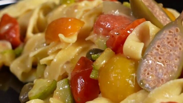 MasterChef за ненаситните: Прясна паста с чери домати и каперси