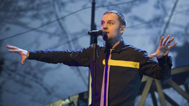 Снимка: След 17 години брак: Защо вокалистът на 