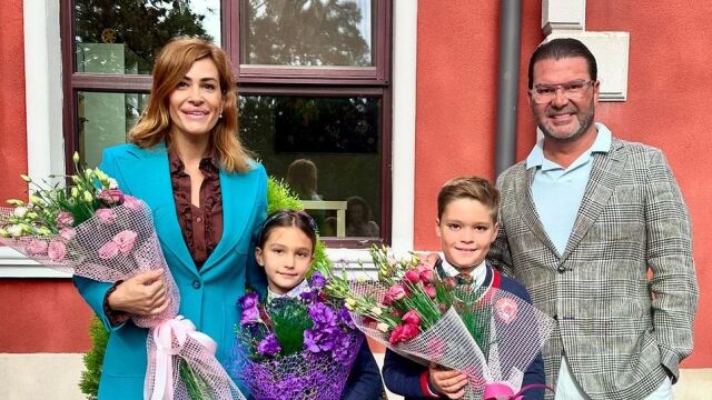 Снимка: Теди Велинова и д-р Енчев се събраха за първия учебен ден на децата си