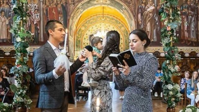 Снимка: Лена Бориславова направи кръщене на дъщеричката си