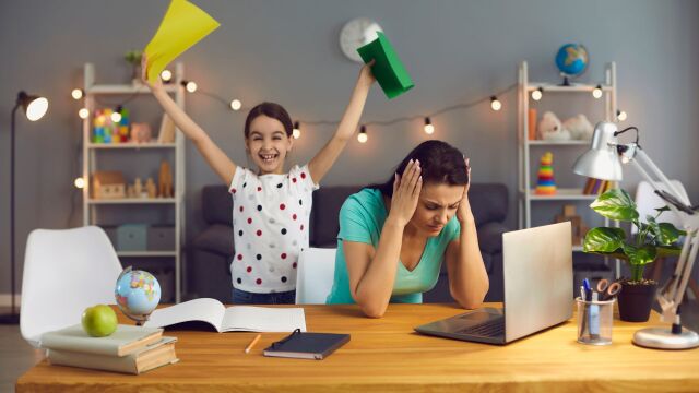 Снимка: 40% от родителите са в паника преди началото на учебната година: Как да се справите със стреса
