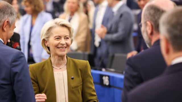 Снимка: „Еврото ще донесе ползи за българския народ, като улесни плащанията и пътуванията