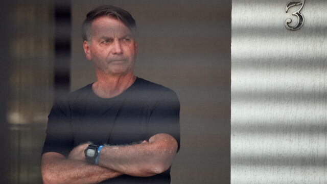 Снимка: Върховният съд на Бразилия позволи на Болсонаро да напусне затвора за операция