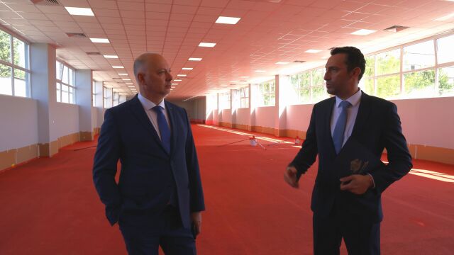Снимка: Росен Желязков: Нека съперничеството да бъде тук на тепиха, а не на улицата (СНИМКИ)