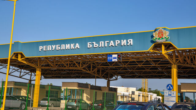 Снимка: 6 месеца след Шенген: Времето за чакане на границите с България и Унгария значителното е намаляло