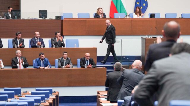 Депутатите отхвърлиха вота на недоверие срещу правителството на Росен Желязков