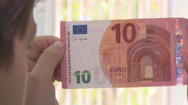 При влизането на Хърватия в еврозоната - не всички банкомати са били заредени, плащанията работили забавено