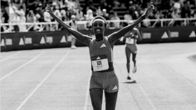 Снимка: Победителката на маратона в Стокхолм почина внезапно (СНИМКИ, ВИДЕО)