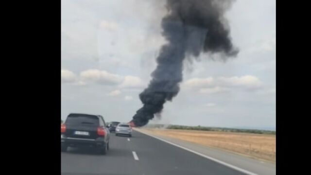 Снимка: Ремонти в три участъка на 