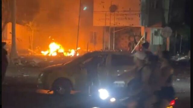 Снимка: Кола бомба избухна пред полицейски участък в Колумбия
