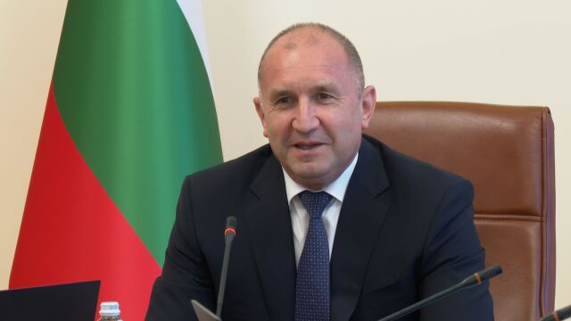 Премиерът Радев събира институциите за цените на горивата, сигурността и борбата с корупцията