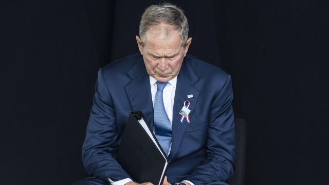 Снимка: Джордж Буш-младши представя изложба с картини, посветени на 11 септември 2001 г.