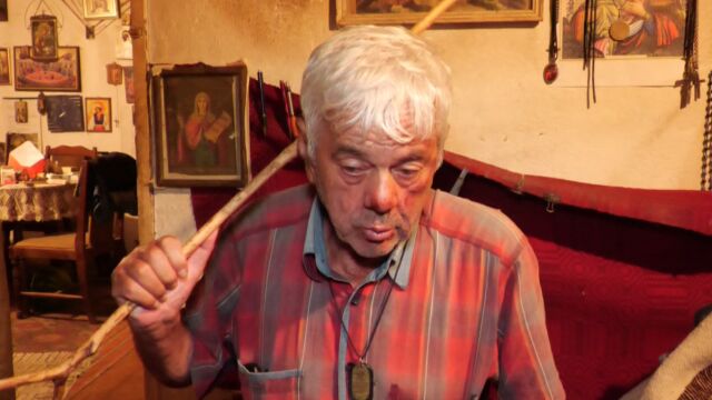 Снимка: Пребиха и вързаха с тиксо 70-годишен мъж в дома му в Крушевец