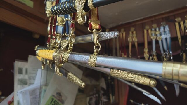 Снимка: Той пази завета на старите майстори: Как парче стомана се превръща в произведение на изкуството?