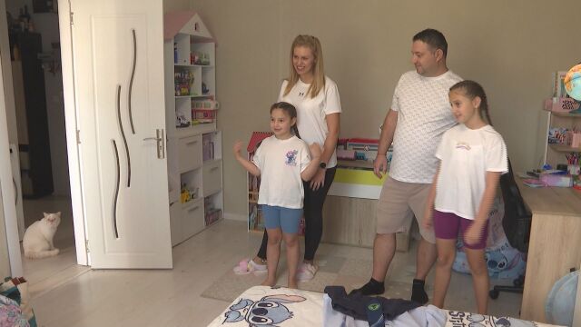 Снимка: „Обещавам всички първокласници да се трудим неуморно“: Първият учебен ден започва с очакване за промени в системата