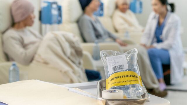 Снимка: Случаите на рак в света ще скочат с 67% до 2050 г., сочи анализ