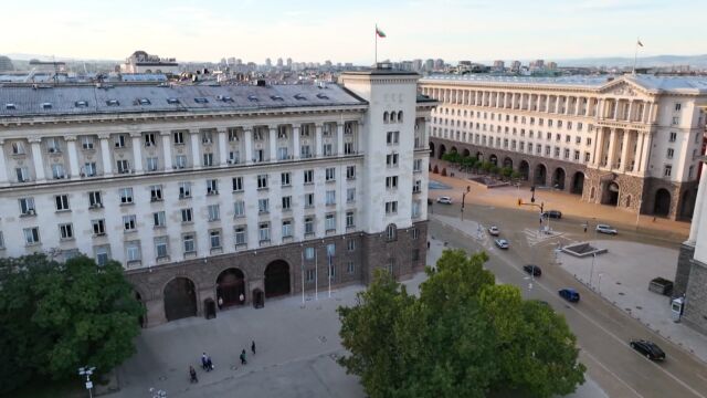 Битката за „Дондуков“ 2: Последен ден за регистрация на кандидат-президентските двойки