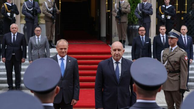 Снимка: Първо посещение на български премиер в Полша от 15 г. насам: Радев се среща с Туск