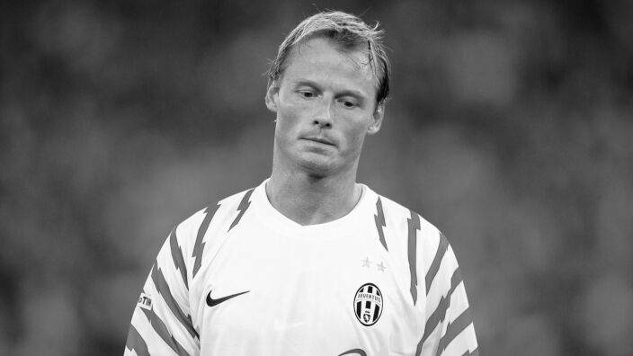 Влак помете емблематичен вратар на Ювентус, Ливърпул и Арсенал